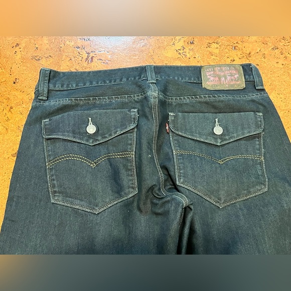 Levi’s 514, 33x30 - Picture 2 of 3